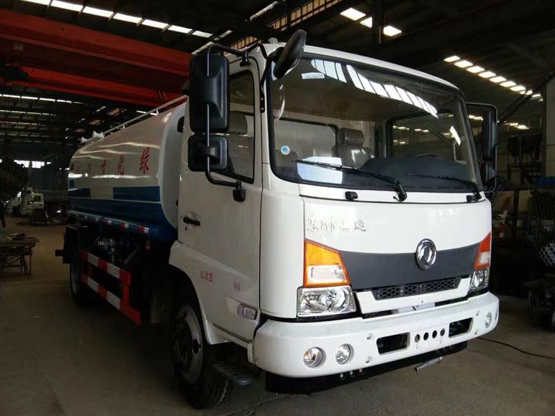 10噸(10方)東風(fēng)嘉運綠化灑水車圖片 10噸(10方)東風(fēng)嘉運綠化灑水車圖片