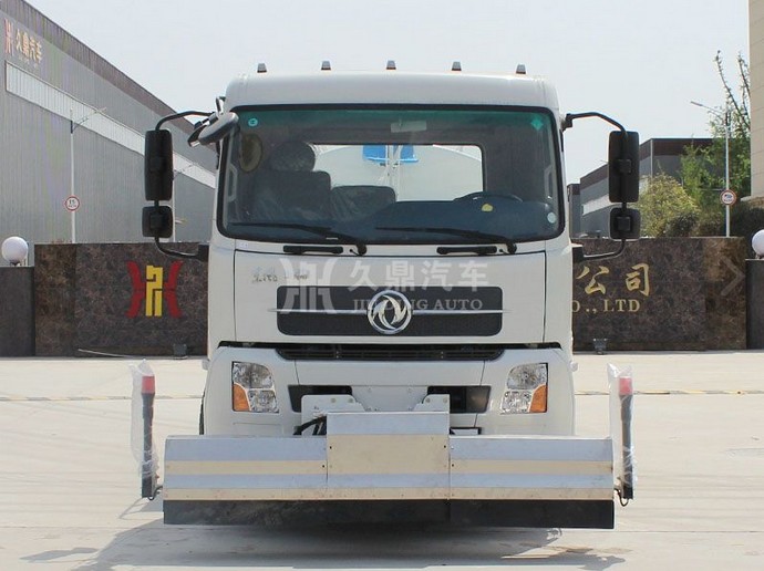多功能灑水車——東風天錦高壓清洗灑水車4