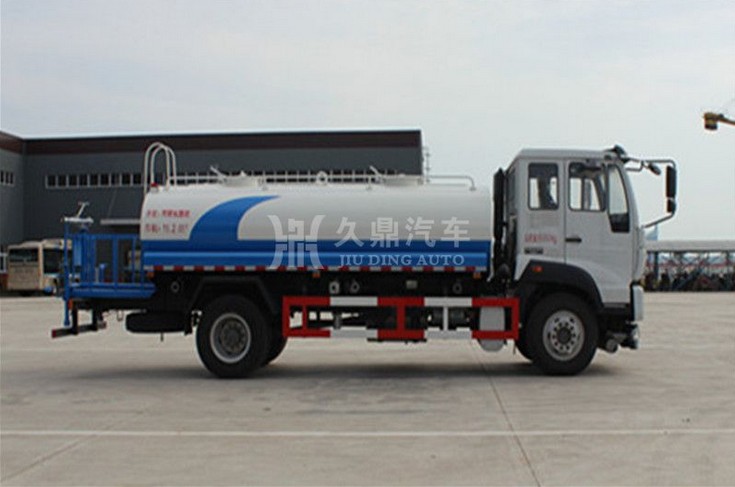 10噸灑水車多少錢_10噸(10方)重汽斯太爾綠化灑水車廠家價(jià)格4