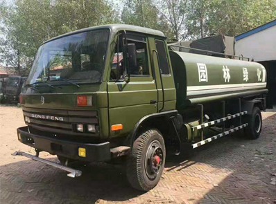 16噸東風(fēng)老款二手灑水車2
