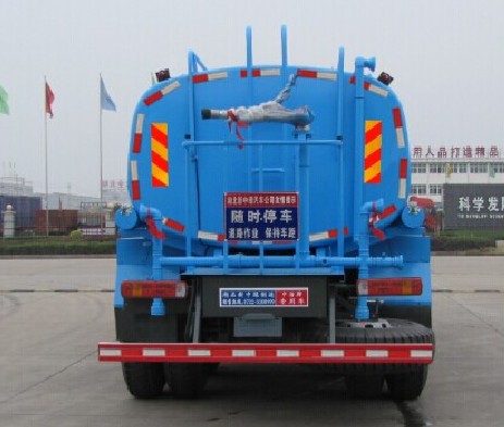 重汽豪沃18方綠化灑水車廠家價(jià)格2