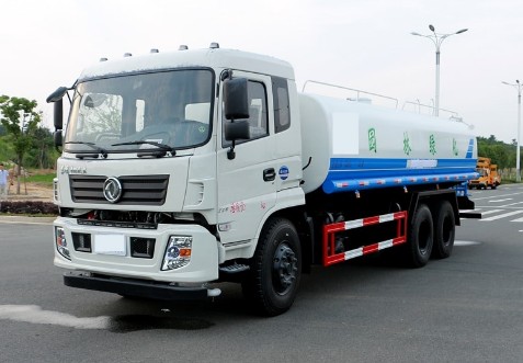 東風專底后雙橋20噸工程灑水車圖片 東風專底后雙橋20噸工程灑水車圖片