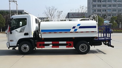 現(xiàn)代盛圖5噸綠化灑水車廠家價格3