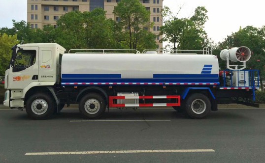 東風柳汽乘龍18噸綠化灑水車廠家價格3