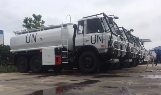 程力集團(tuán)灑水車廠家4臺(tái)東風(fēng)10噸灑水車出口非洲 程力集團(tuán)灑水車廠家4臺(tái)東風(fēng)10噸灑水車出口非洲