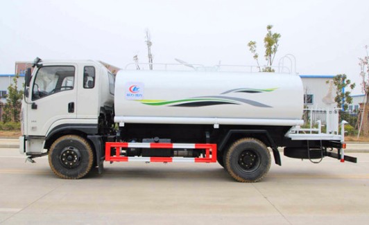 12噸灑水車要什么駕照_東風專底D1駕駛室12噸綠化灑水車廠家價格4