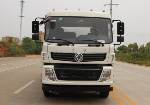 東風后八輪灑水車(D913駕駛室)高清圖片 東風后八輪灑水車(D913駕駛室)高清圖片