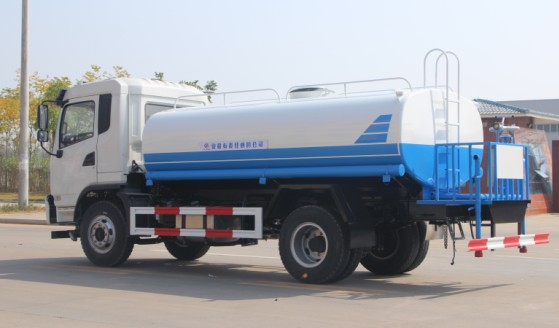 大運風度灑水車高清圖片 大運風度灑水車高清圖片