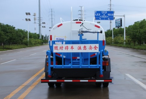 福田小卡之星3不上戶(hù)5方灑水車(chē)高清圖片 福田小卡之星3不上戶(hù)5方灑水車(chē)高清圖片