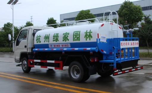 福田小卡之星3不上戶(hù)5方灑水車(chē)高清圖片 福田小卡之星3不上戶(hù)5方灑水車(chē)高清圖片