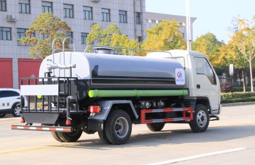 福田小卡之星3不上戶(hù)5方灑水車(chē)高清圖片 福田小卡之星3不上戶(hù)5方灑水車(chē)高清圖片