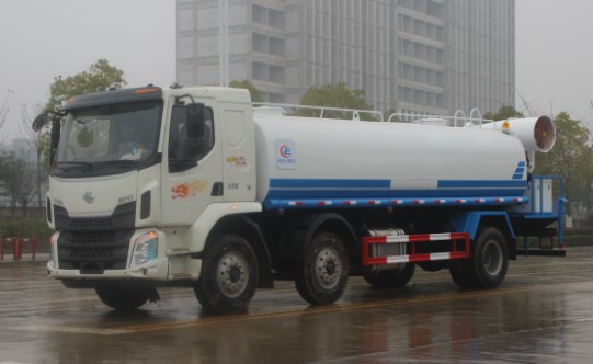 東風(fēng)柳汽小三軸18噸灑水車(chē)高清圖片 東風(fēng)柳汽小三軸18噸灑水車(chē)高清圖片