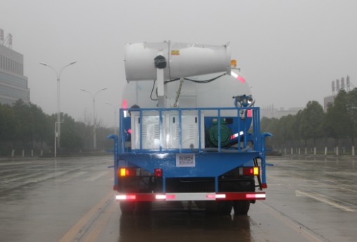 東風(fēng)柳汽小三軸18噸灑水車(chē)高清圖片 東風(fēng)柳汽小三軸18噸灑水車(chē)高清圖片