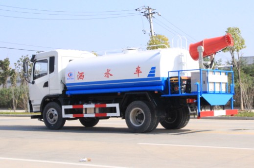 東風(fēng)大運(yùn)霧炮車高清圖片 東風(fēng)大運(yùn)霧炮車高清圖片