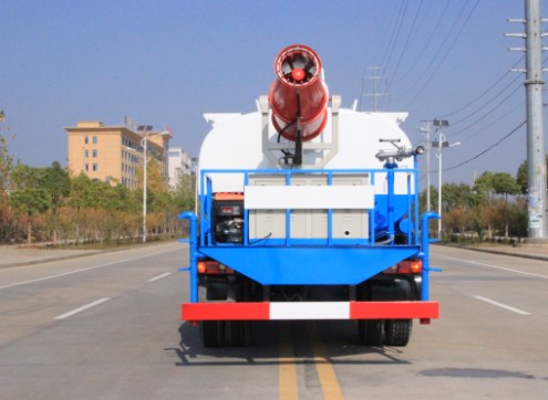 東風(fēng)大運(yùn)霧炮車高清圖片 東風(fēng)大運(yùn)霧炮車高清圖片