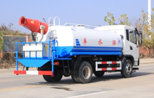 東風(fēng)大運(yùn)霧炮車高清圖片 東風(fēng)大運(yùn)霧炮車高清圖片