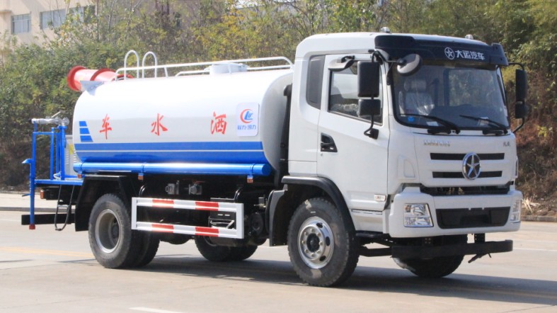 東風(fēng)大運(yùn)霧炮車高清圖片 東風(fēng)大運(yùn)霧炮車高清圖片