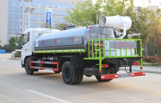 東風(fēng)天錦霧炮車高清圖片 東風(fēng)天錦霧炮車高清圖片