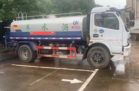 二手帶湖北戶東風(fēng)福瑞卡10噸灑水車圖片 二手帶湖北戶東風(fēng)福瑞卡10噸灑水車圖片