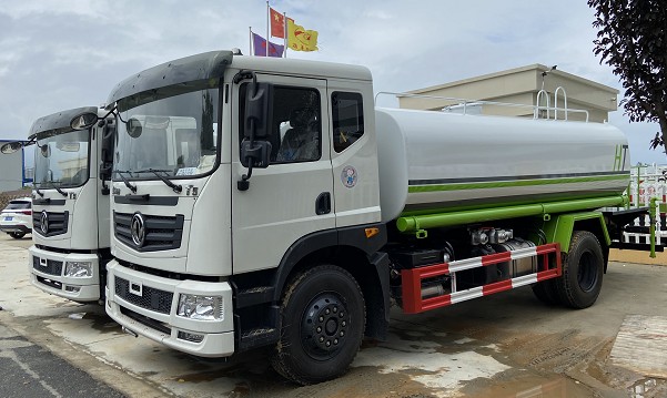 國(guó)六15方東風(fēng)華神T5灑水車圖片 國(guó)六15方東風(fēng)華神T5灑水車圖片