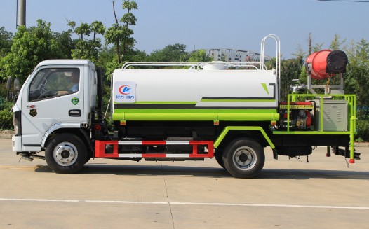 國六5噸東風(fēng)多利卡帶霧炮灑水車圖片 國六5噸東風(fēng)多利卡帶霧炮灑水車圖片