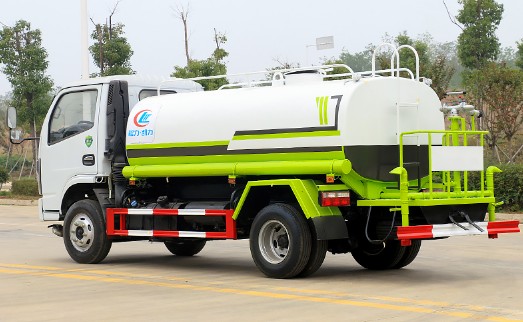 國(guó)六5噸東風(fēng)小福瑞卡灑水車(chē)圖片 國(guó)六5噸東風(fēng)小福瑞卡灑水車(chē)圖片