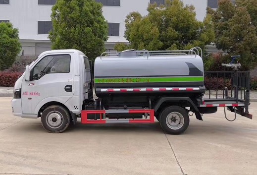 國(guó)六3方柴油東風(fēng)途逸灑水車(chē)圖片 國(guó)六3方柴油東風(fēng)途逸灑水車(chē)圖片
