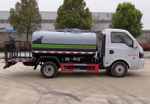 國(guó)六3方柴油東風(fēng)途逸灑水車(chē)圖片 國(guó)六3方柴油東風(fēng)途逸灑水車(chē)圖片