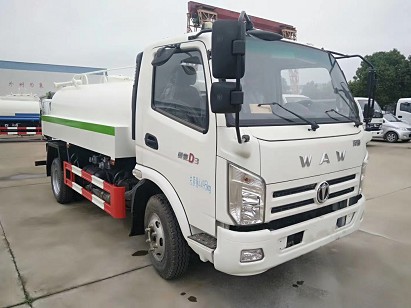 5方灑水車廠家_飛碟奧馳6方綠化灑水車廠家價(jià)格