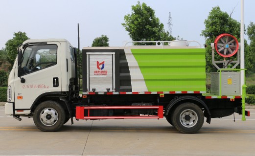 藍(lán)牌灑水車價格報價_國六福田時代領(lǐng)航H2藍(lán)牌抑塵車廠家價格-程力抑塵車3