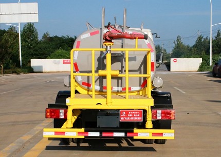 國六2.5方凱馬藍牌灑水車圖片 國六2.5方凱馬藍牌灑水車圖片