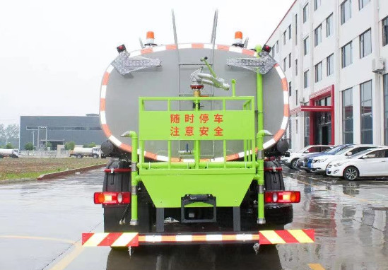 楚帝智聯灑水車 楚帝智聯灑水車