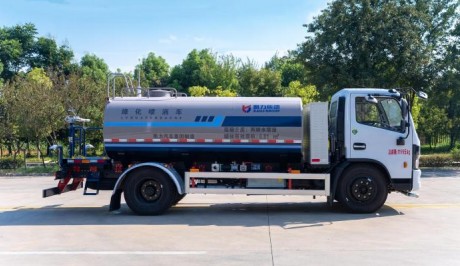 東風(fēng)福瑞卡混合動(dòng)力6.81方灑水車(chē) 東風(fēng)福瑞卡混合動(dòng)力6.81方灑水車(chē)